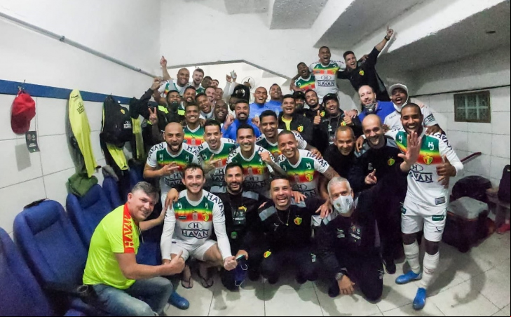 Brusque, a melhor campanha do Estadual, classificou para a final superando o Juventus / Divulgação
