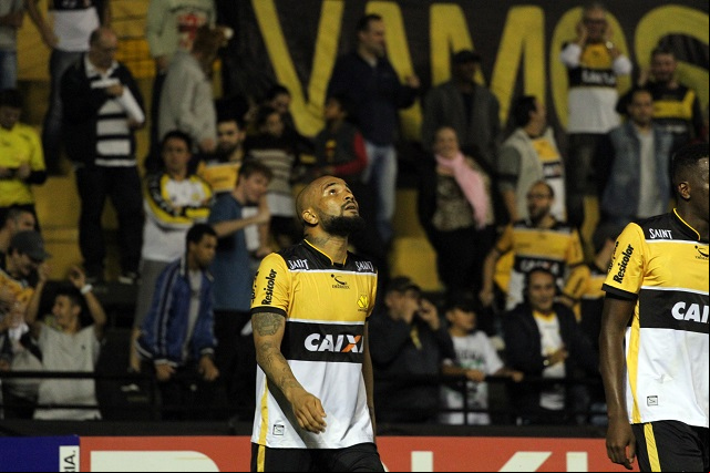 Atlético Tubarão até agora não recebeu uma manifestação oficial do Tigre para comprar o jogador/Foto:Daniel Búrigo/A Tribuna
