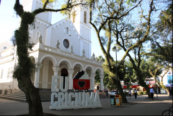 Notícia - Monumento em homenagem ao Criciúma EC será inaugurado na Praça Nereu Ramos