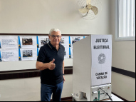 Eduardo Pinho Moreira voltou por volta das 11h no Colégio Marista. Foto: Daniela Savi/Especial/4oito